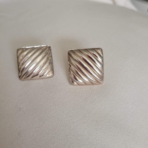 Vintage Sterling Silver Ribbed Stud Earrings - Picture 1 of 3